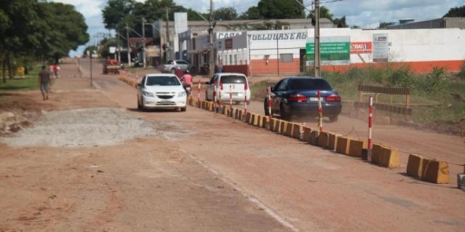 Prefeitura restabelece tráfego na Avenida Brasil