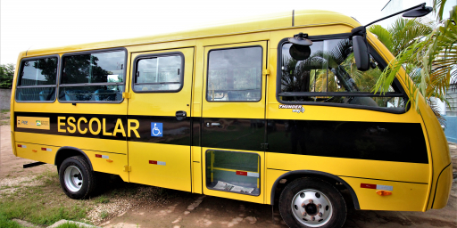 Prefeitura doa em definitivo ônibus escolar para a APAE